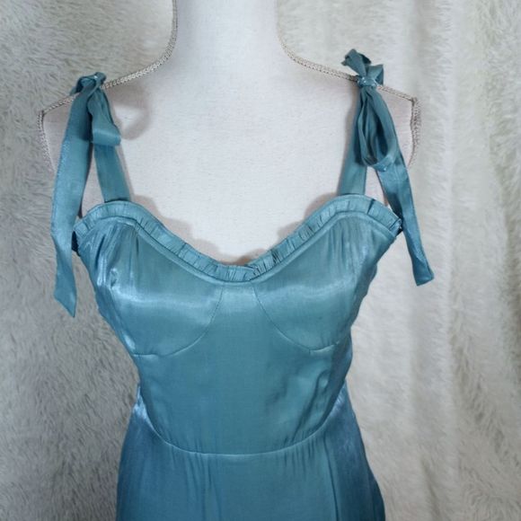 FOREVER 21 SATIN LIKE BLUE MINI DRESS SZ.L EUC - Picture 5 of 10